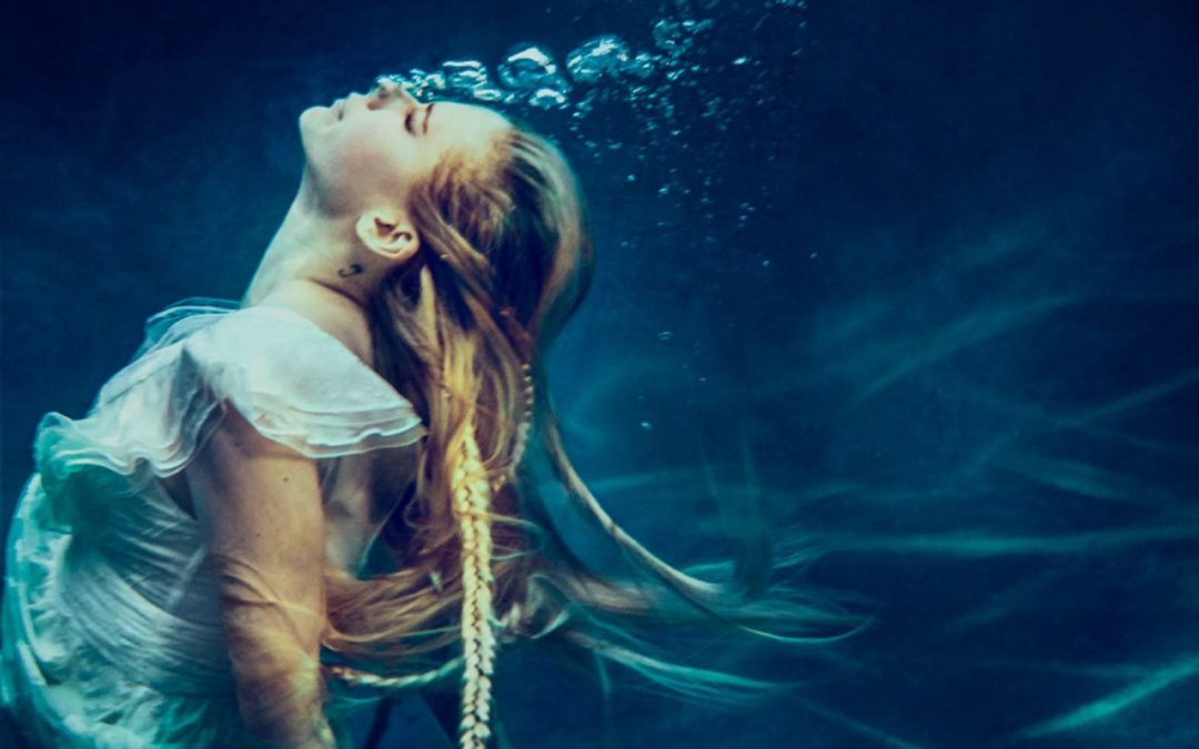Avril Lavigne – Head Above Water
